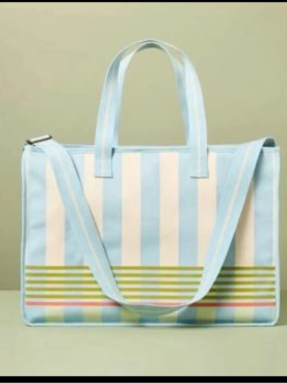 Hearth & Hand Magnolia
Cross Stripe Carry All tote w Shoulder Strap